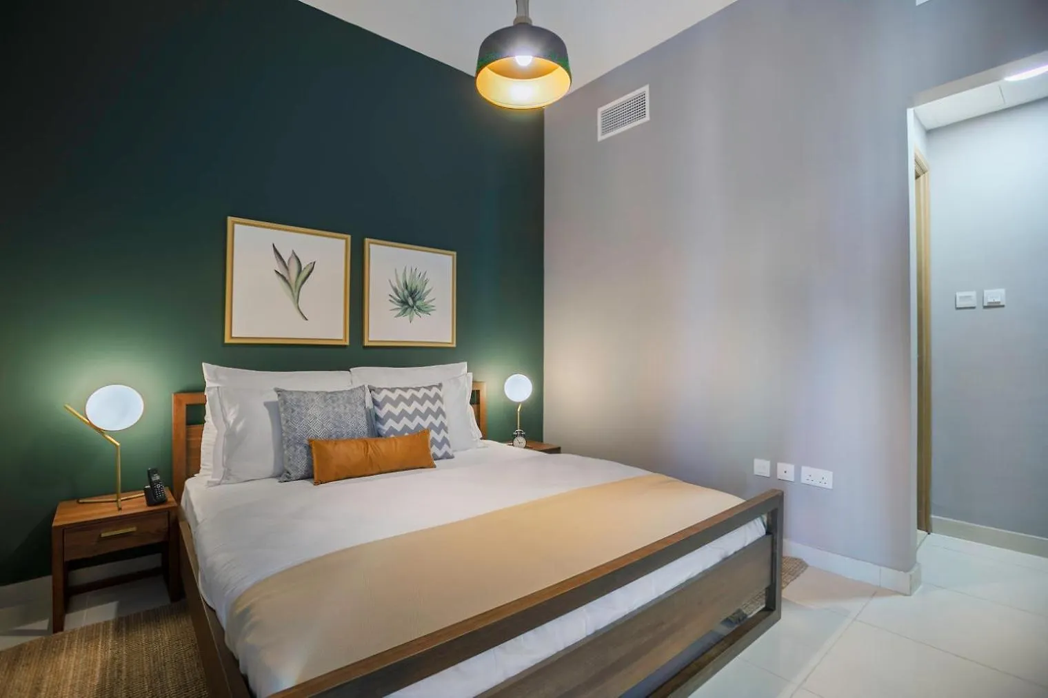 Blueground Marina Pool Gym Dxb-418 Apartment Dubai
